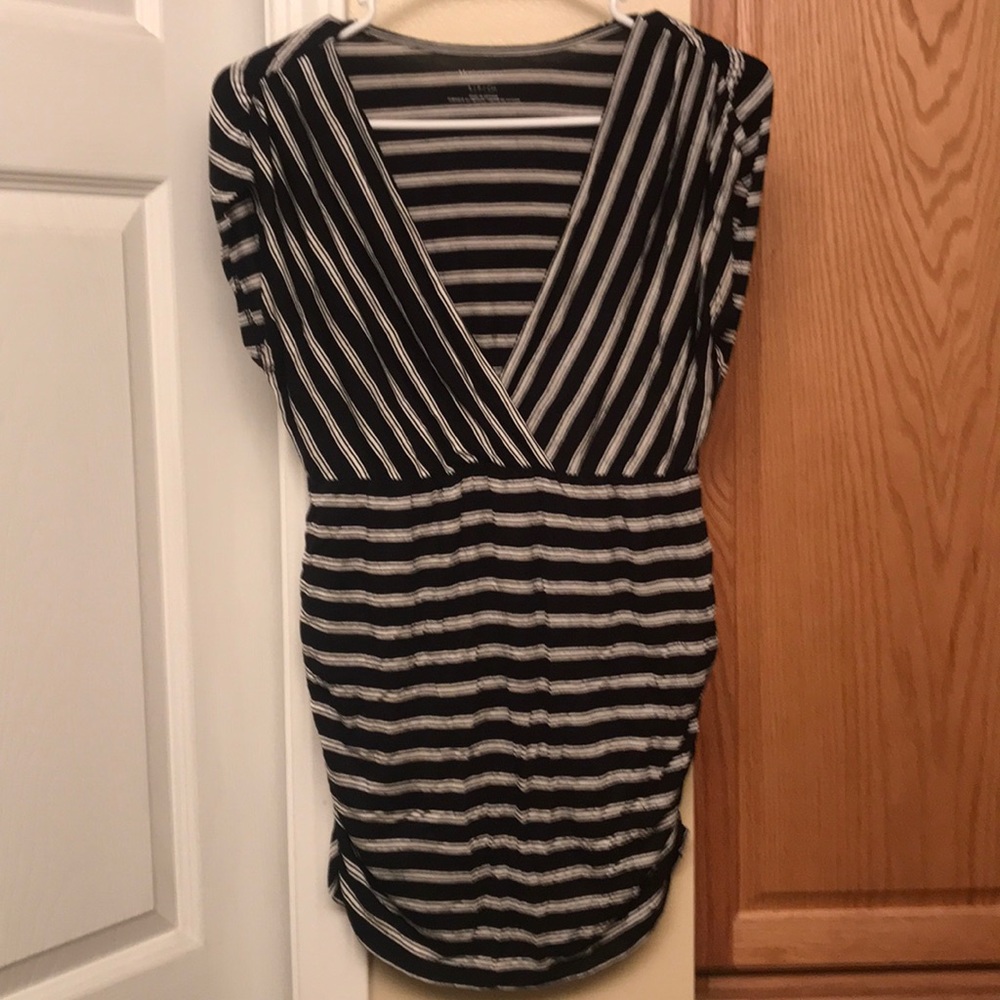 Motherhood Maternity Black And white Top